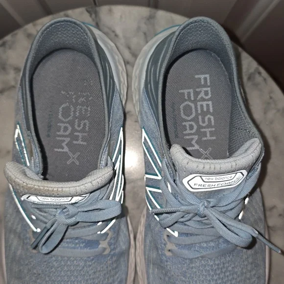 New Balance Fresh Foam 1080 V11 Women's Sneaker, Size 9 Wide - Picture 3 of 8